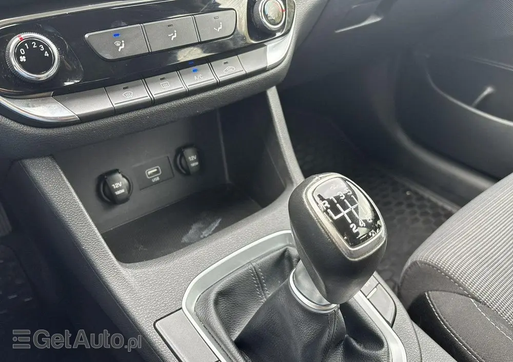 HYUNDAI I30 1.5 DPI Classic +