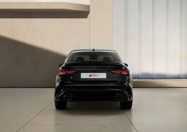 AUDI RS3 Limousine 