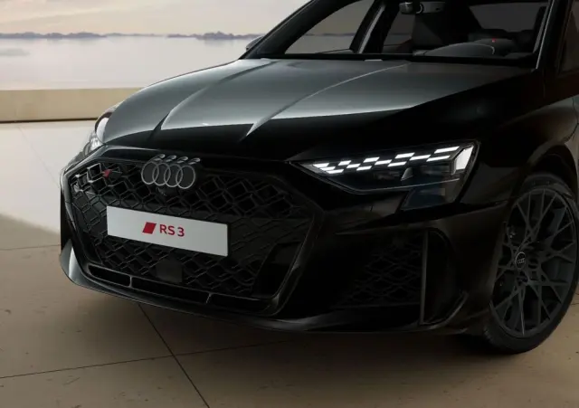 AUDI RS3 Limousine 