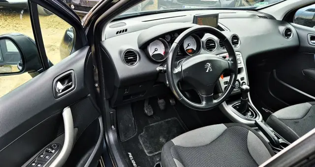 PEUGEOT 308 1.6 Premium Plus