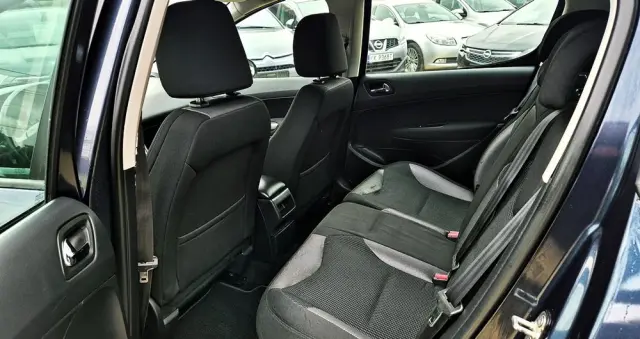PEUGEOT 308 1.6 Premium Plus