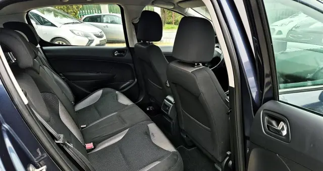 PEUGEOT 308 1.6 Premium Plus