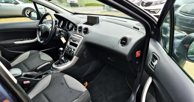 PEUGEOT 308 1.6 Premium Plus