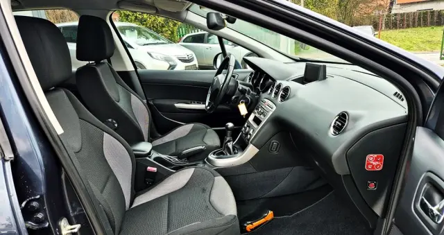 PEUGEOT 308 1.6 Premium Plus