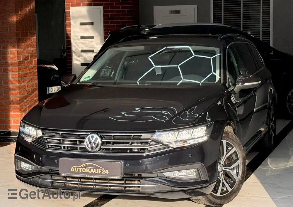VOLKSWAGEN Passat Variant 1.5 TSI OPF DSG