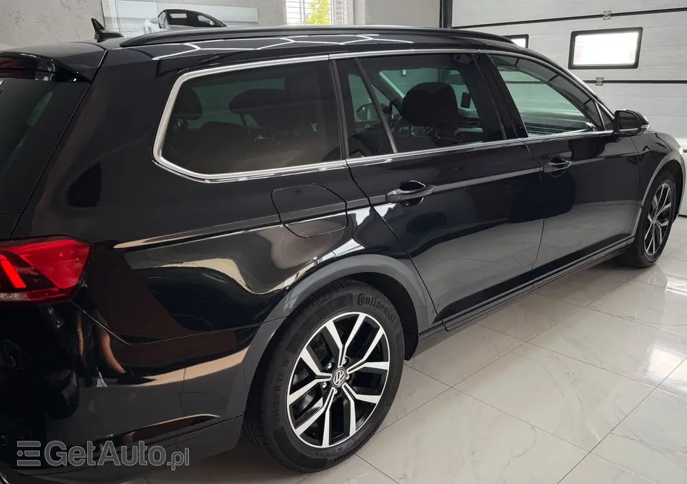 VOLKSWAGEN Passat Variant 1.5 TSI OPF DSG