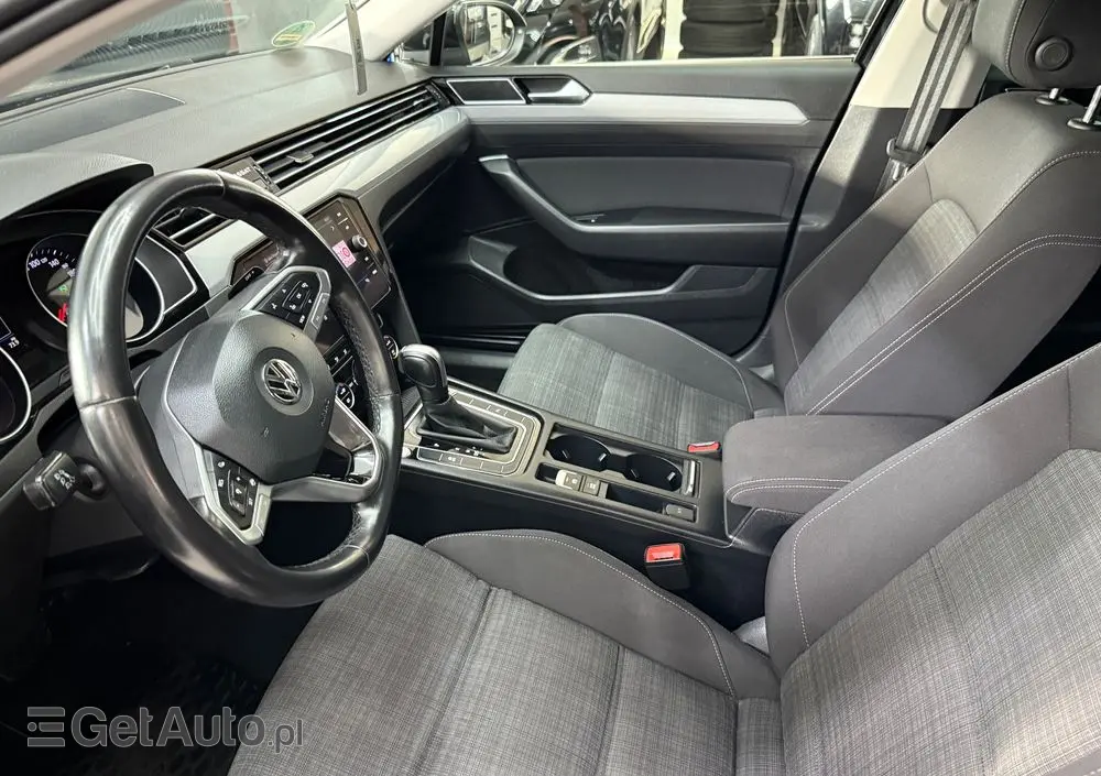 VOLKSWAGEN Passat Variant 1.5 TSI OPF DSG