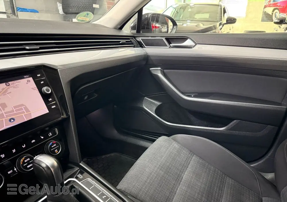 VOLKSWAGEN Passat Variant 1.5 TSI OPF DSG