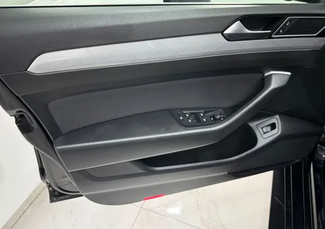 VOLKSWAGEN Passat Variant 1.5 TSI OPF DSG