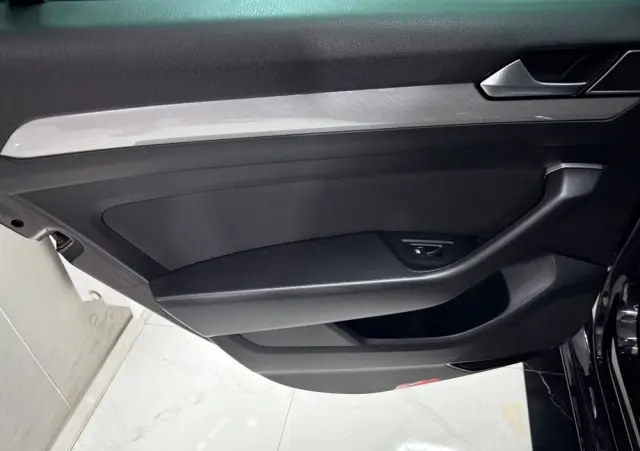 VOLKSWAGEN Passat Variant 1.5 TSI OPF DSG