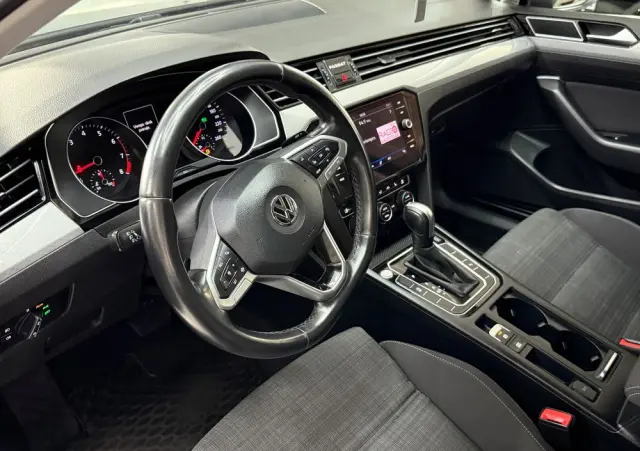 VOLKSWAGEN Passat Variant 1.5 TSI OPF DSG