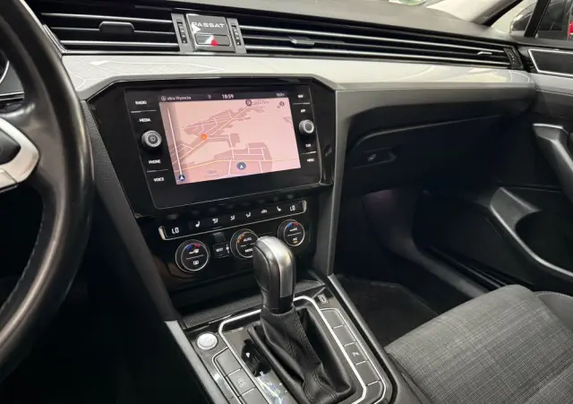 VOLKSWAGEN Passat Variant 1.5 TSI OPF DSG