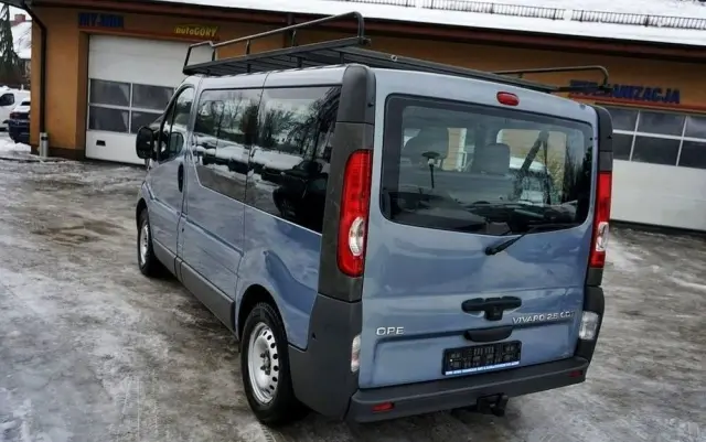OPEL Vivaro 