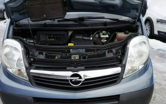 OPEL Vivaro 