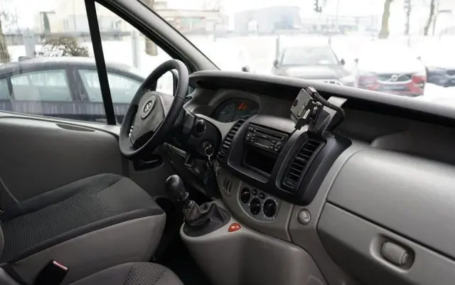 OPEL Vivaro 