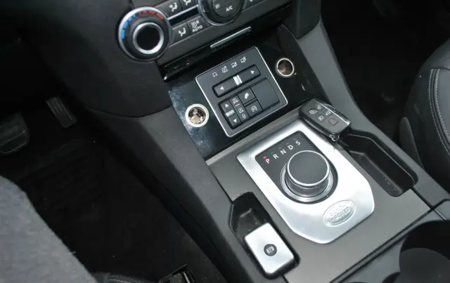 LAND ROVER Discovery IV 3.0 V6 SC Landmark