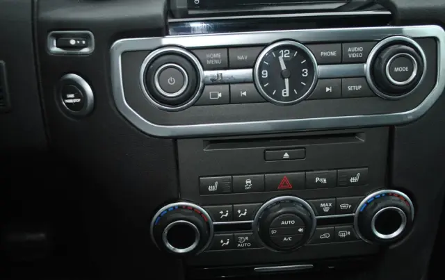 LAND ROVER Discovery IV 3.0 V6 SC Landmark