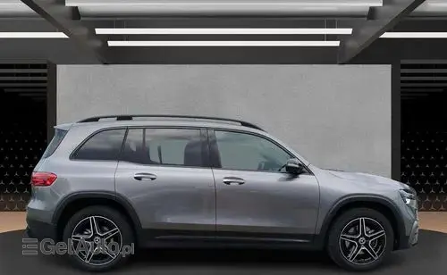 MERCEDES-BENZ GLB 