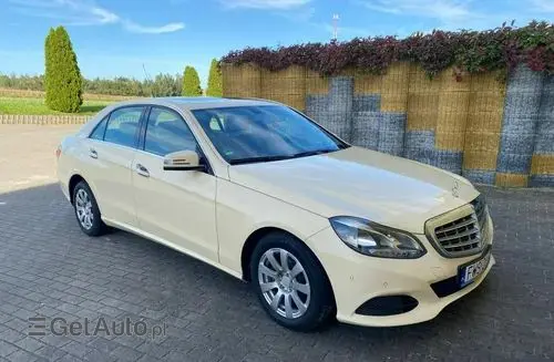 MERCEDES-BENZ 200 