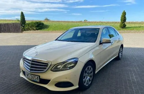 MERCEDES-BENZ 200 