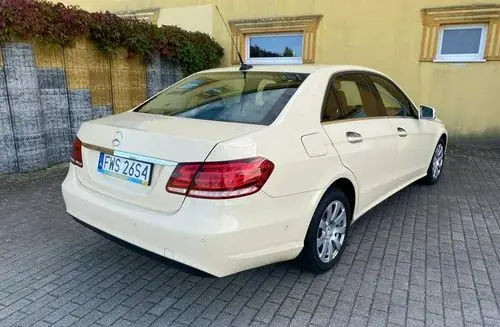 MERCEDES-BENZ 200 