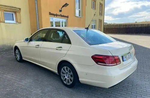 MERCEDES-BENZ 200 