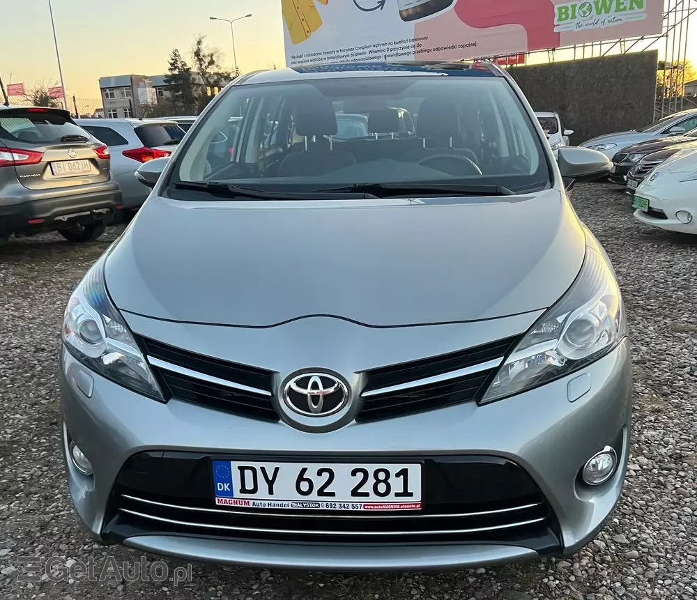 TOYOTA Verso 