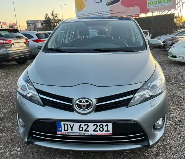 TOYOTA Verso 
