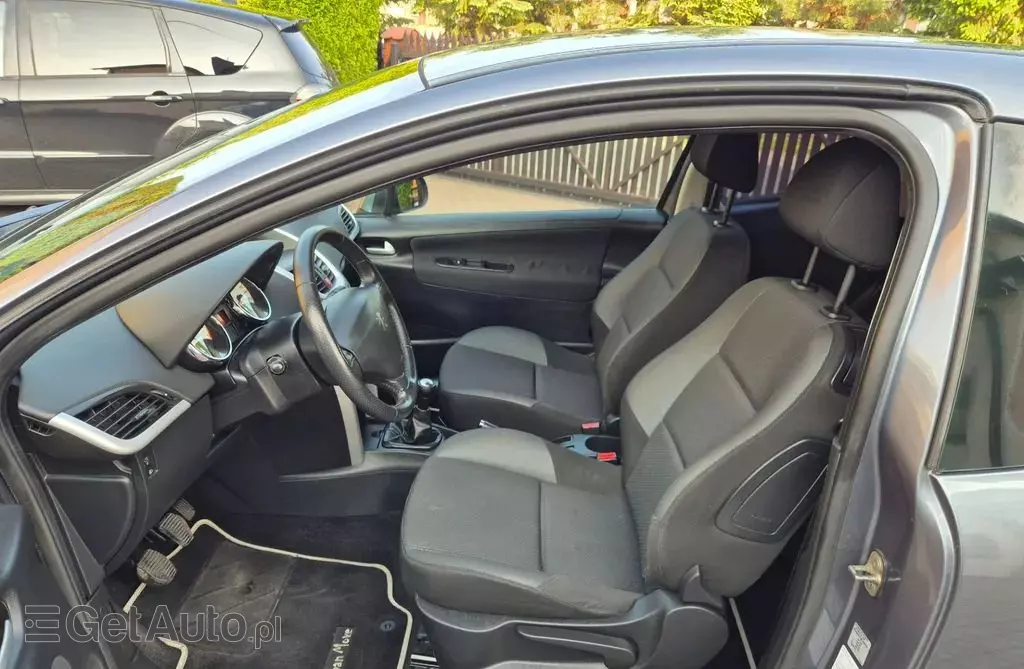 PEUGEOT 207 