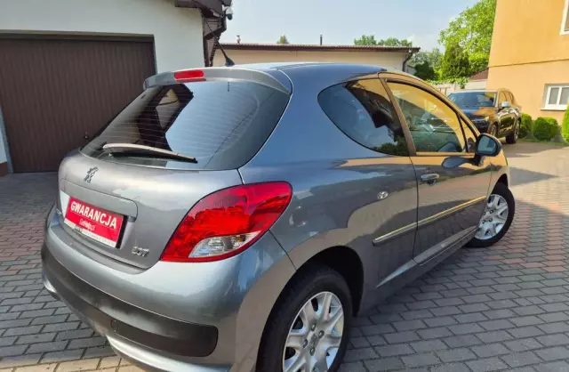 PEUGEOT 207 