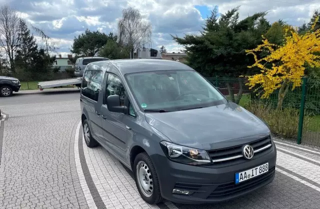 VOLKSWAGEN Caddy 