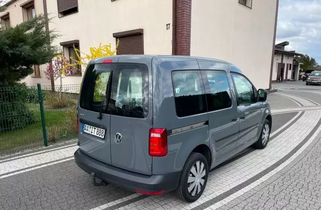 VOLKSWAGEN Caddy 