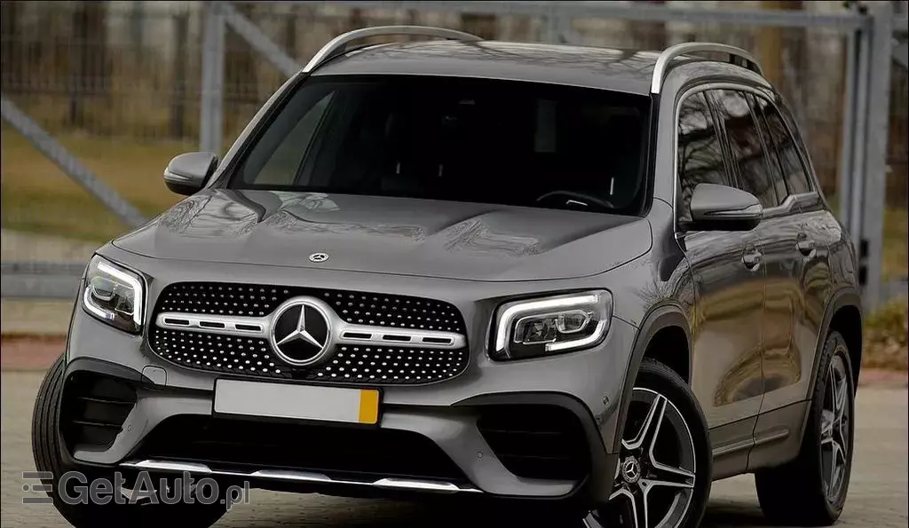 MERCEDES-BENZ GLB 