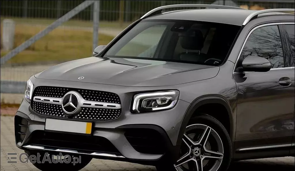 MERCEDES-BENZ GLB 