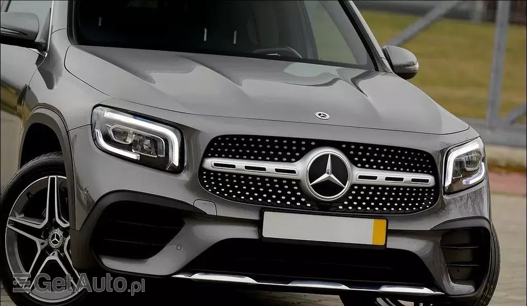 MERCEDES-BENZ GLB 