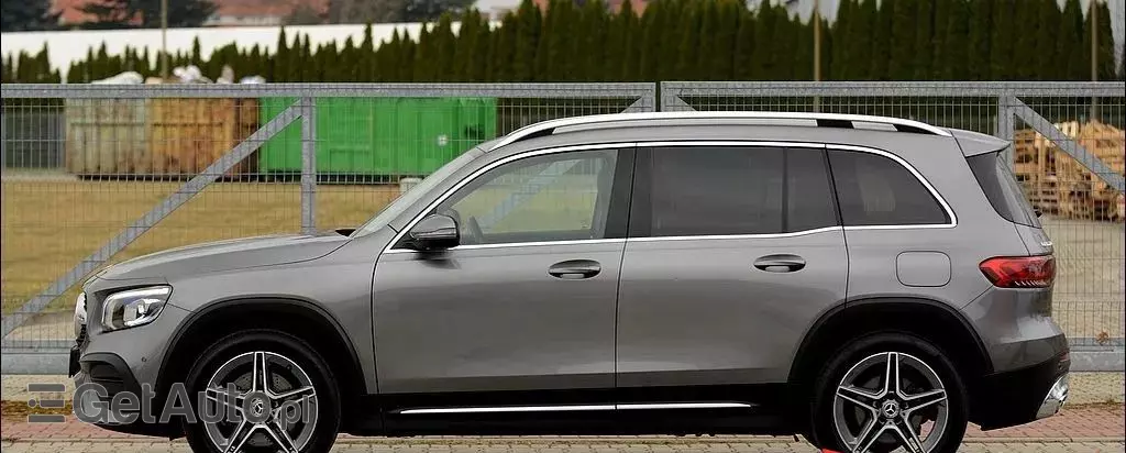 MERCEDES-BENZ GLB 