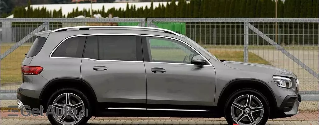 MERCEDES-BENZ GLB 