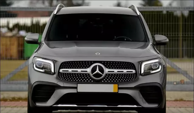 MERCEDES-BENZ GLB 