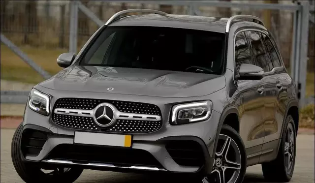 MERCEDES-BENZ GLB 