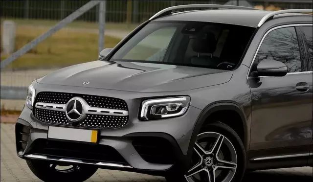 MERCEDES-BENZ GLB 