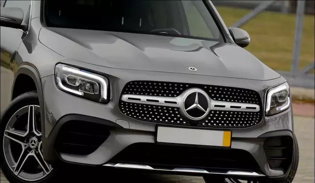 MERCEDES-BENZ GLB 