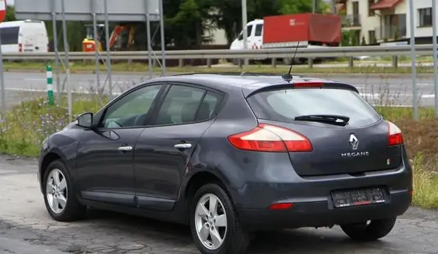 RENAULT Megane 