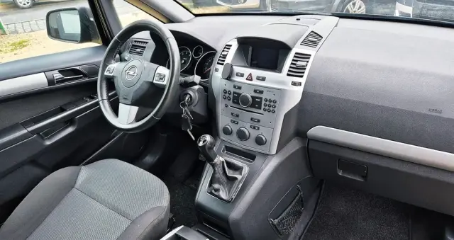 OPEL Zafira 1.6 Cosmo EU5