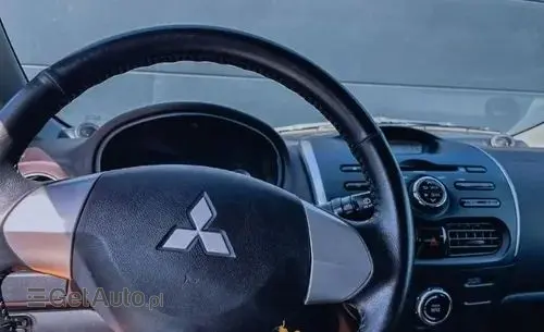 MITSUBISHI I-MiEV 
