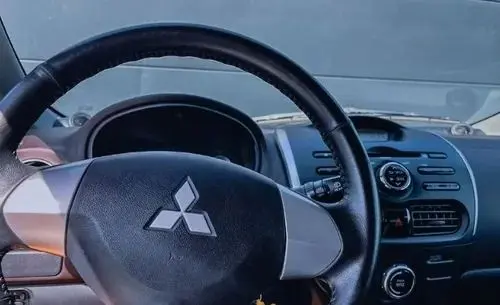 MITSUBISHI I-MiEV 