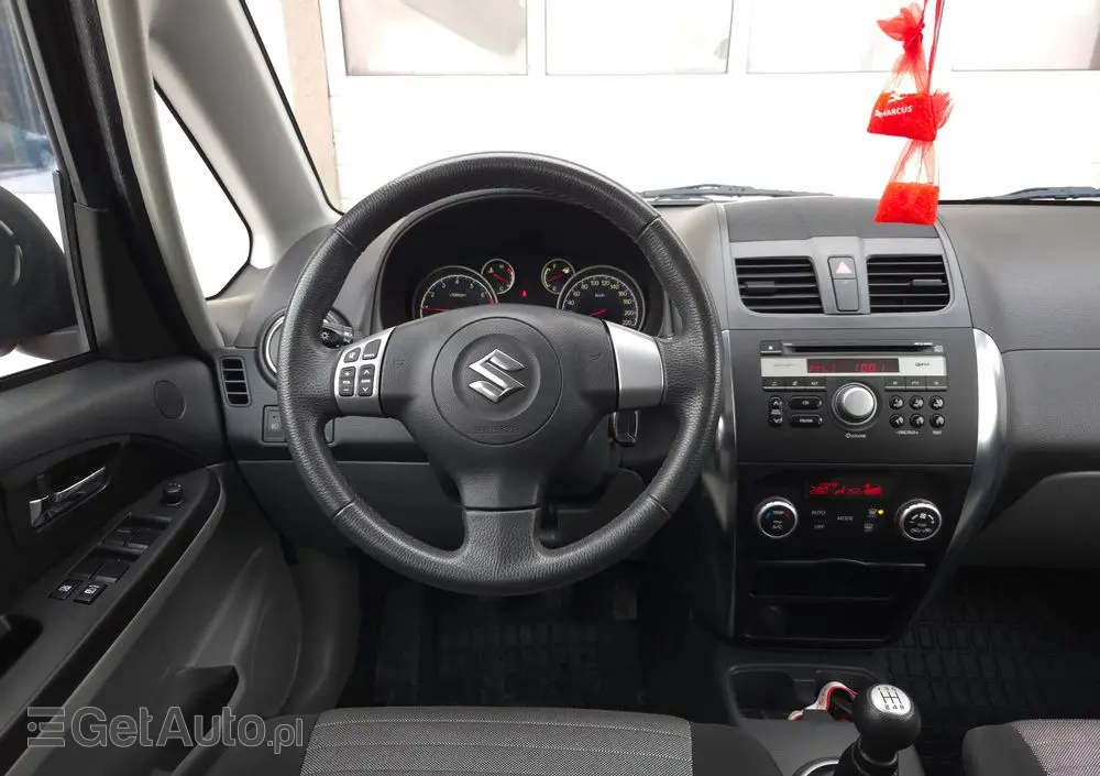 SUZUKI SX4 