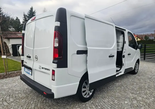 OPEL VIVARO L2H1 