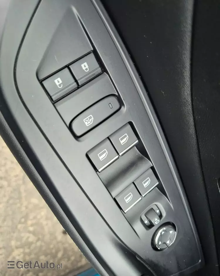 PEUGEOT 408 1.6 Plug-In Hybrid 225 GT EAT8