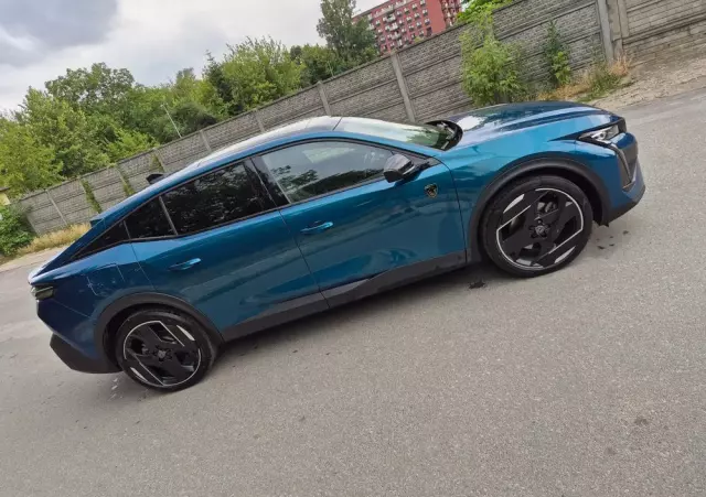 PEUGEOT 408 1.6 Plug-In Hybrid 225 GT EAT8