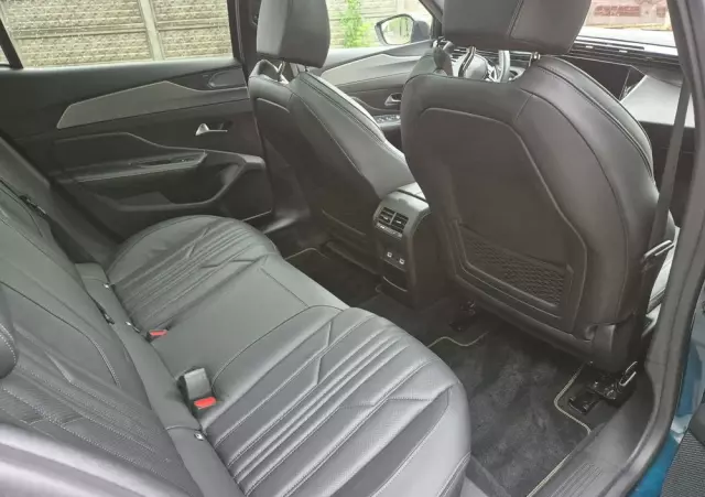 PEUGEOT 408 1.6 Plug-In Hybrid 225 GT EAT8